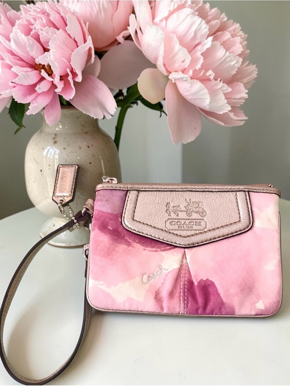 Coach Madison Watercolor Floral Wristlet Pink Metallic Gold Rare Op Art Print